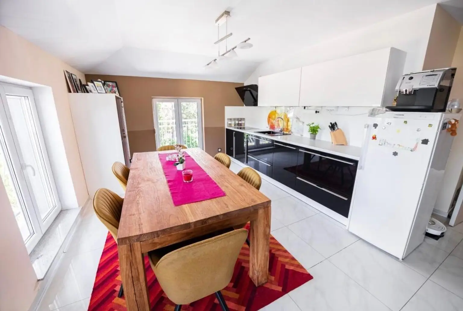 Küche mit Essbereich