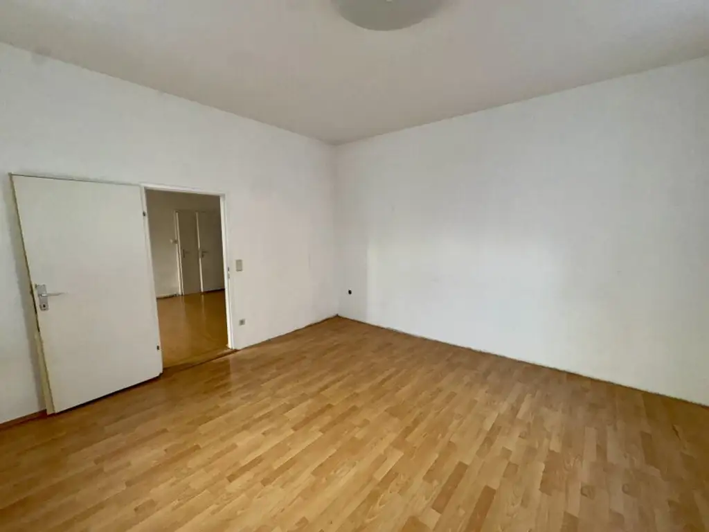 Renovierungsbedürftige Wohnung in Top-Lage des 12. Bezirks – Ideal für Individualisten!