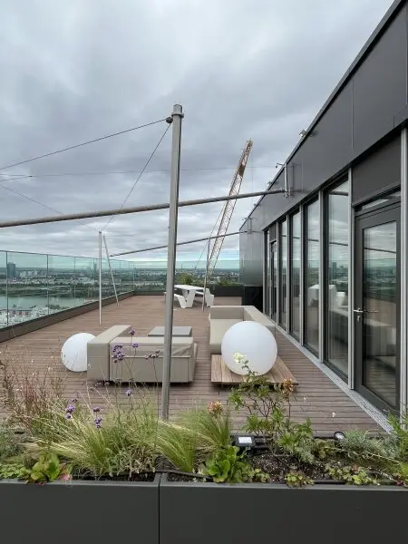 Grünblick über den Prater! Hypermoderes 2 Zimmer Terrassen-Appartment mit traumhafter Aussicht!