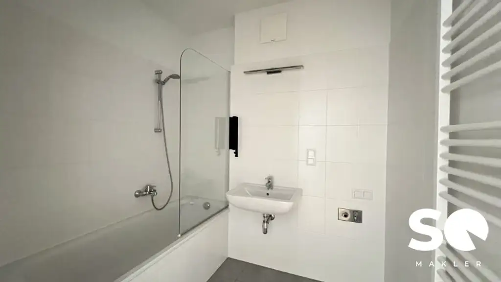 # SQ  - MODERNE 3 ZIMMER IN EINEM HOCHHAUS - NEUBAUWOHNUNG MIT BALKON MIT TRAUMHAFTEN AUSBLICK - NÄHE KURPARK OBERLAA - 31. ETAGE