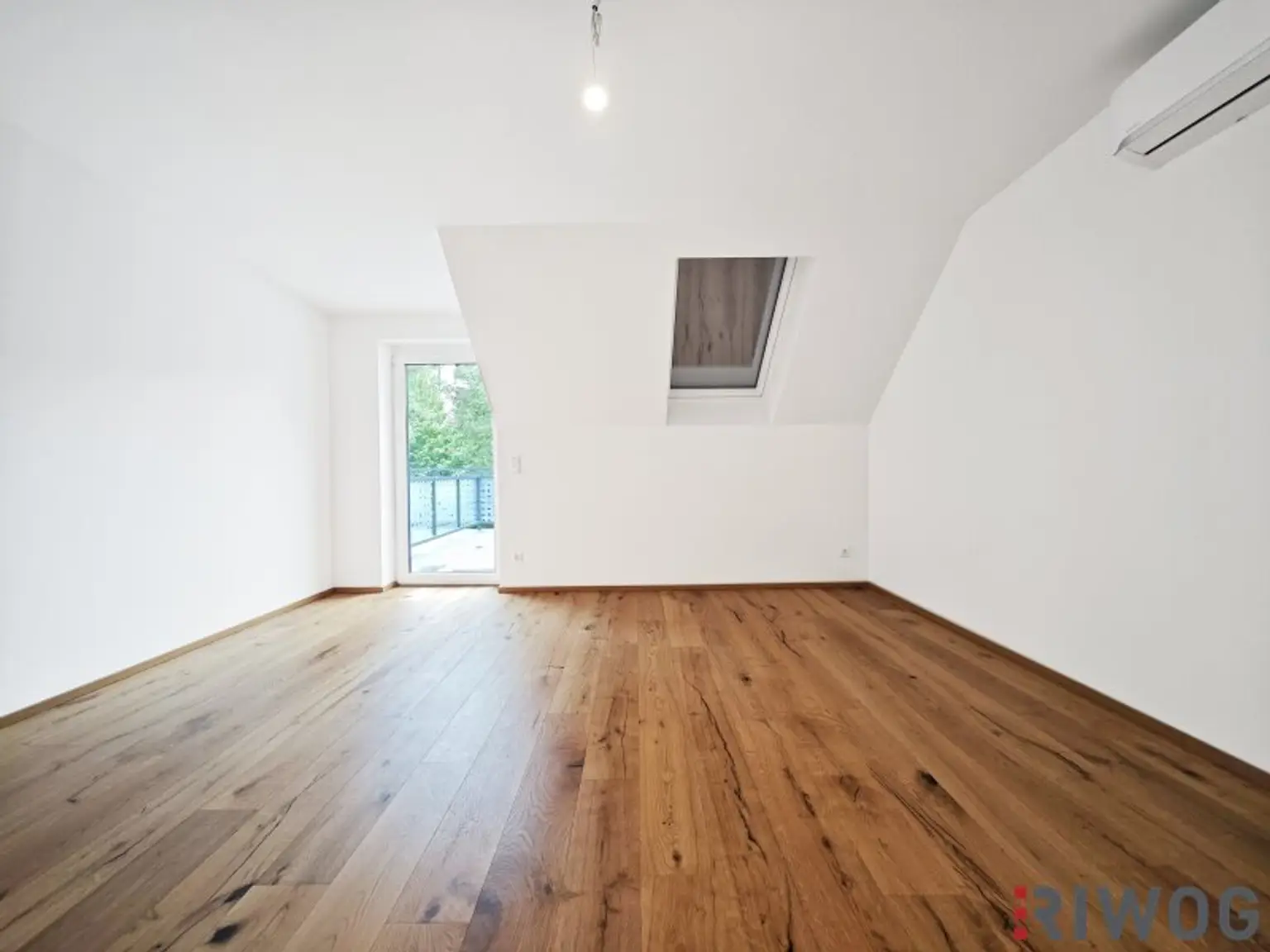 ERSTBEZUG | Townhouse mit Eigengarten in ruhiger Innenhoflage | auch Wohn-Büro Kombination möglich