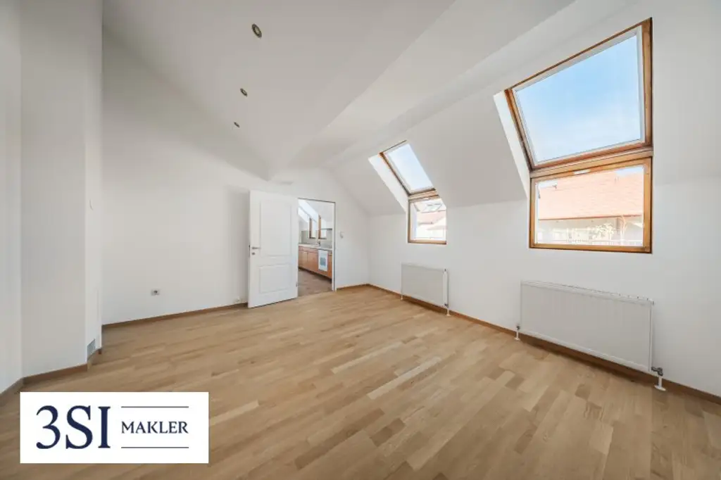 Klausgasse 46: Helle 1,5-Zimmer-Dachgeschoßwohnung mit hofseitiger Terrasse