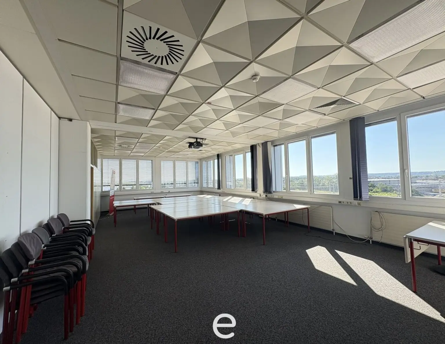 Moderne Büroflächen mit flexiblen Nutzungsmöglichkeiten - Gesamtfläche ca. 713 m² in Marchtrenk zu mieten!