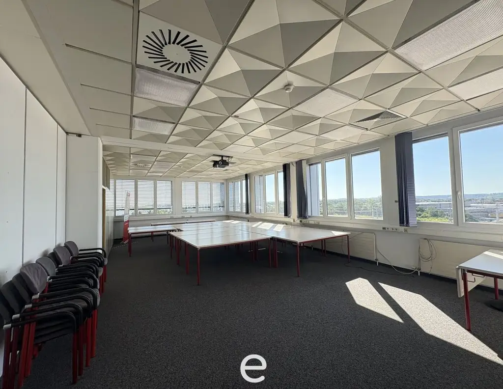 Moderne Büroflächen mit flexiblen Nutzungsmöglichkeiten - Gesamtfläche ca. 713 m² in Marchtrenk zu mieten!