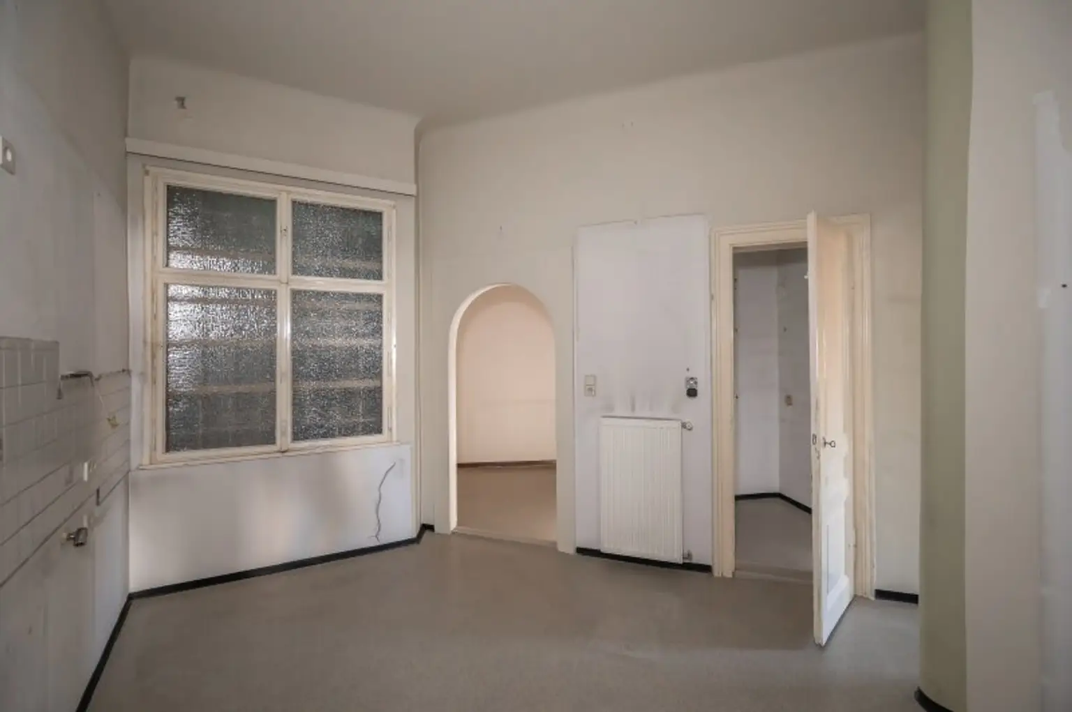 ++NEU++ 3-Zimmer Altbau-Wohnung (sanierungsbedürftig), viel Potenzial
