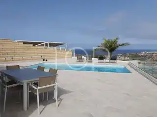 VILLA-EL-DUQUE-DORMITORIO-INDEPENDIENTE-TERRAZA-1