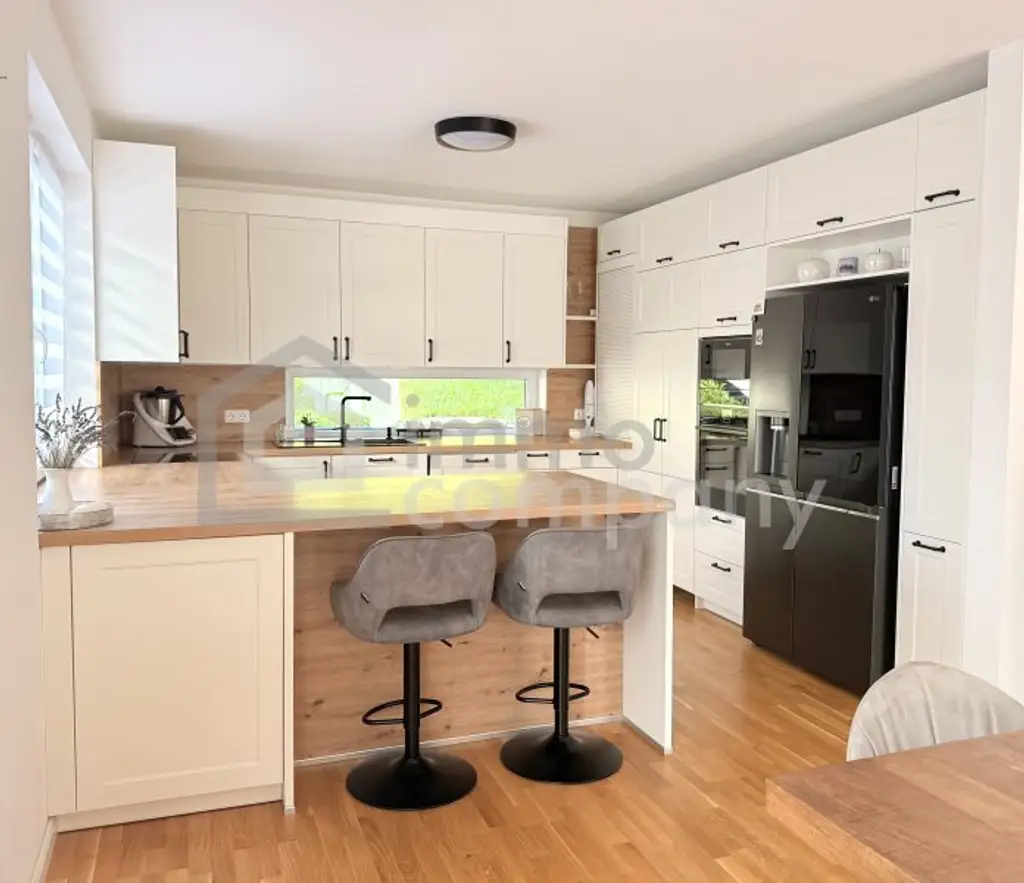 🏡  Luxusresidenz in Wartberg – Wo Licht, Raum und Natur eins werden