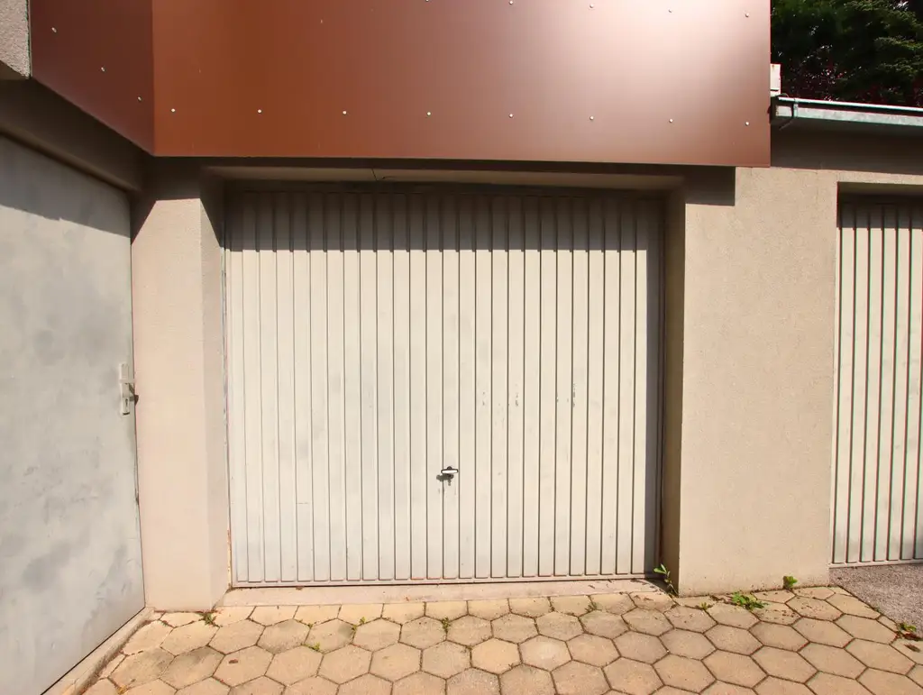 WOHNEN MIT STIL! Hochwertig eingerichtete 2 Zimmer Wohnung am Stadtrand von Baden