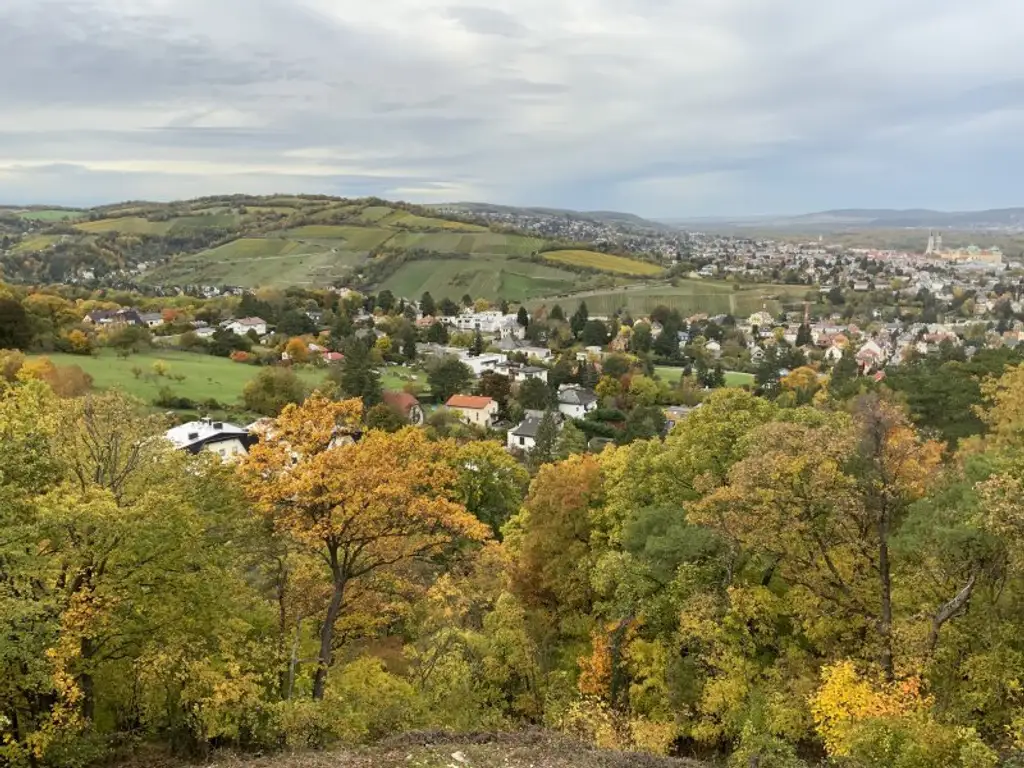 Idyllisches Baugrundstück in Klosterneuburg – Ihr Eigenheim mit Fernblick!