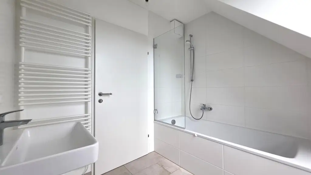 Coole DG-Wohnung mit 2 Terrassen und Fußbodenkühlung!!