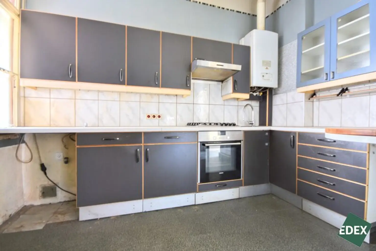 Altbauwohnung mit 56 m² zum Sanieren – ruhige Lage in Favoriten