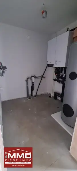 ***ERSTBEZUGS-DOPPELHAUSHÄLFTE DIREKT AM WASSER MIT SÜD-GARTEN!***