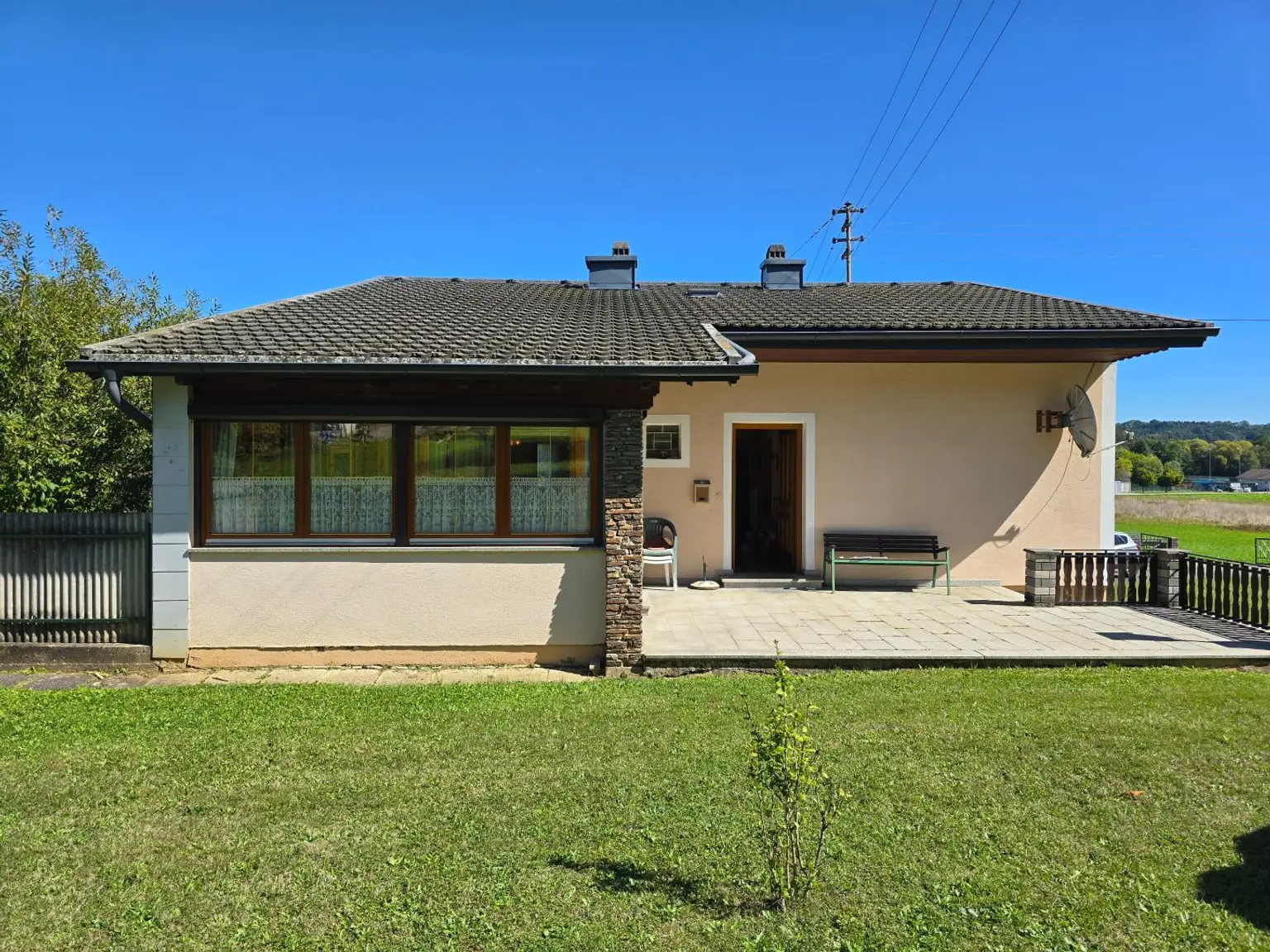 Einfamilienhaus mit Terrasse und Wintergarten