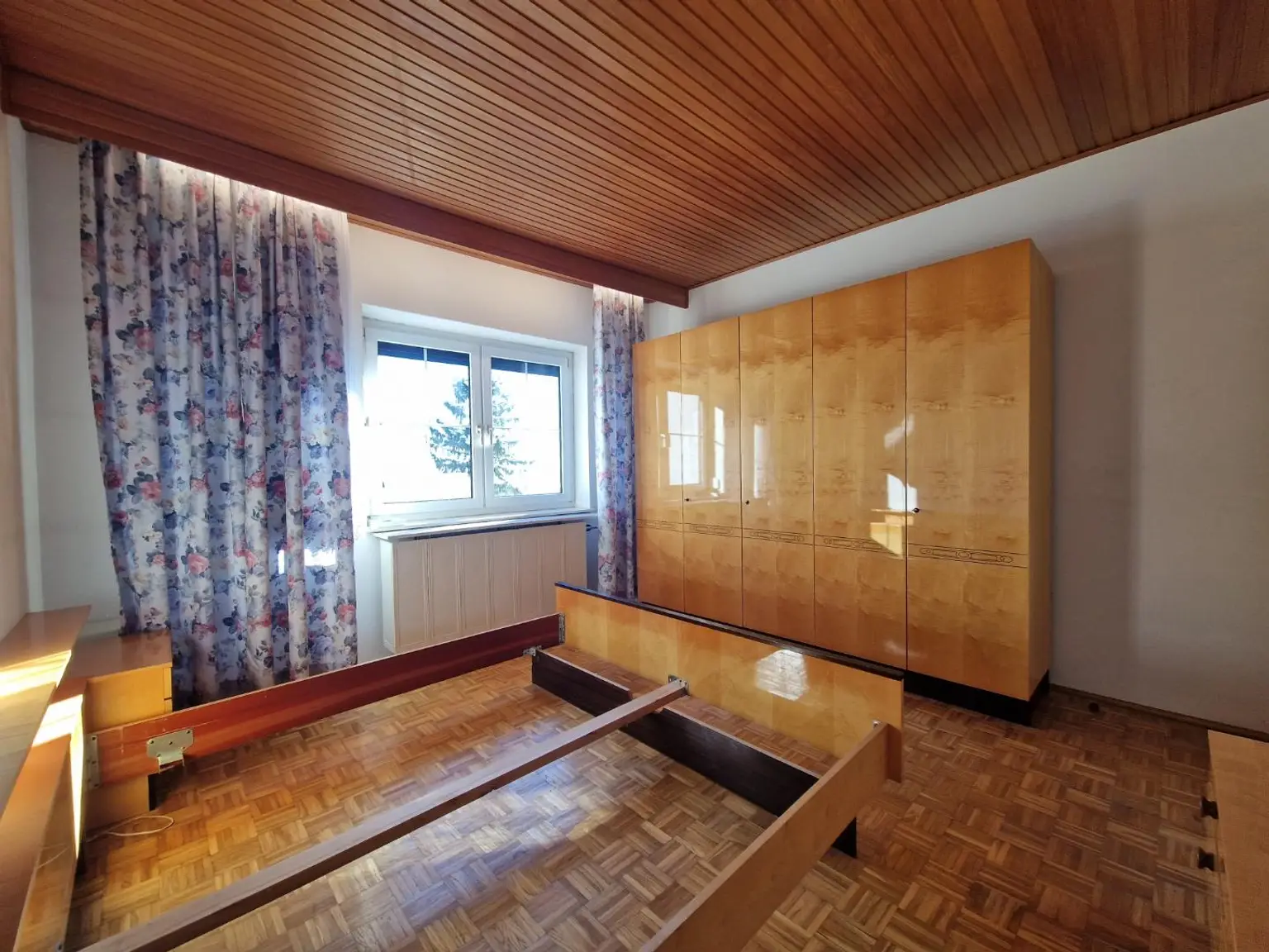 großes Schlafzimmer