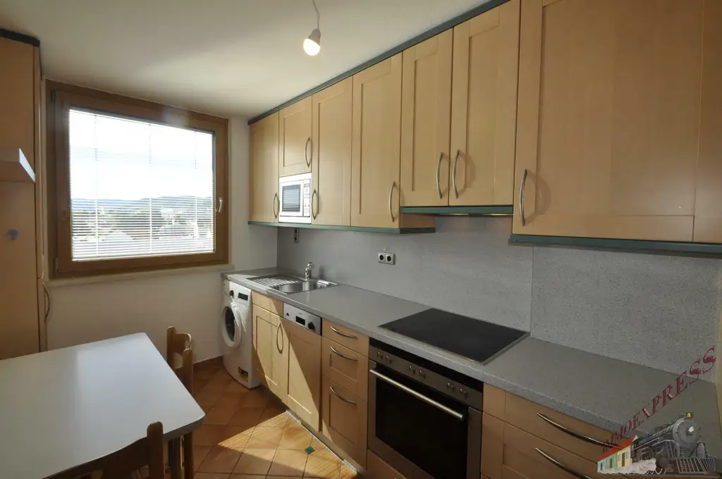 Exklusive Dachterrassenwohnung mit Tiefgarage und bester Fernsicht nähe Bühl Center (WG-tauglich)