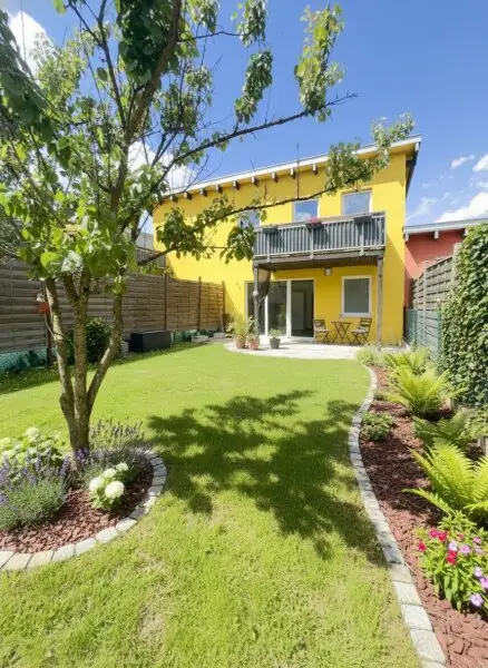 Traumhaftes Reihenhaus mit zwei Wohneinheiten in ruhiger Lage in Stockerau – Ideal für Familien und Anleger!