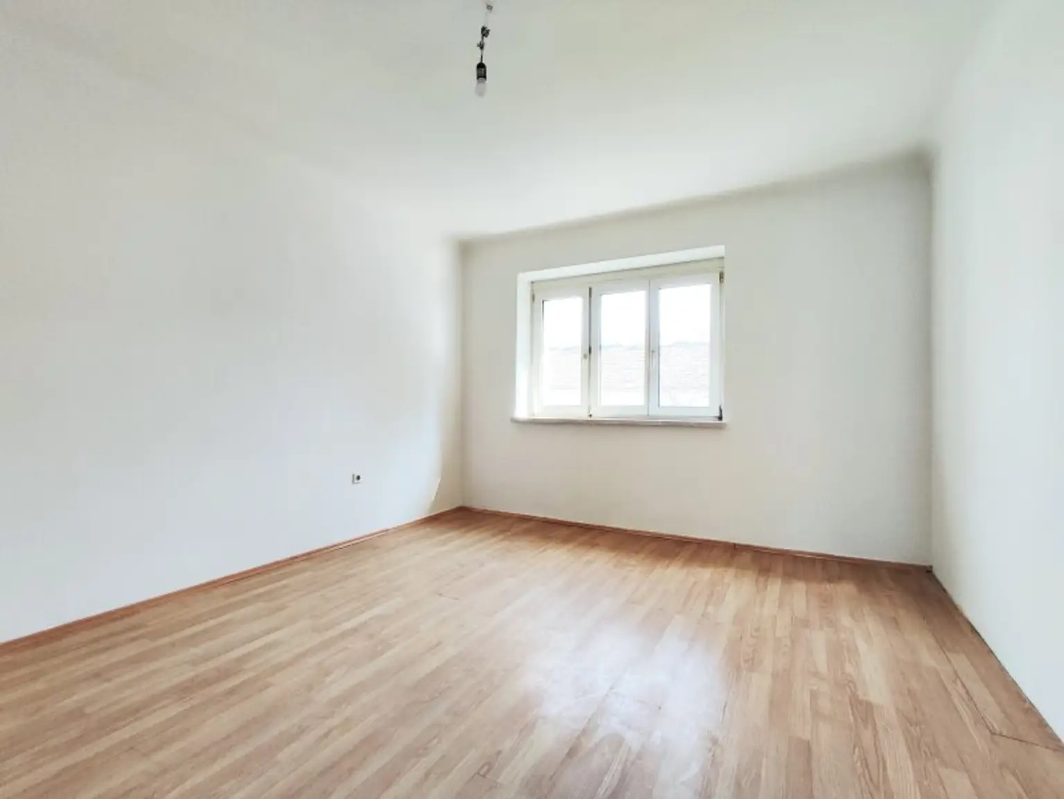 U3-NÄHE : 2-Raum Wohnung in ruhiger Lage!