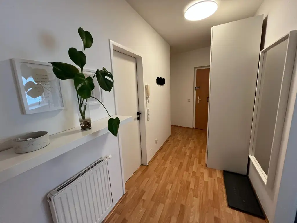 Moderne, gemütliche Wohnung mit Loggia und Tiefgaragenplatz