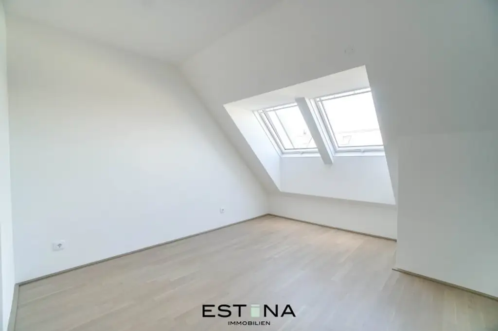 Provisionsfrei, ruhig, zentral & weit oben – Dachgeschoss-Wohnung mit Klasse