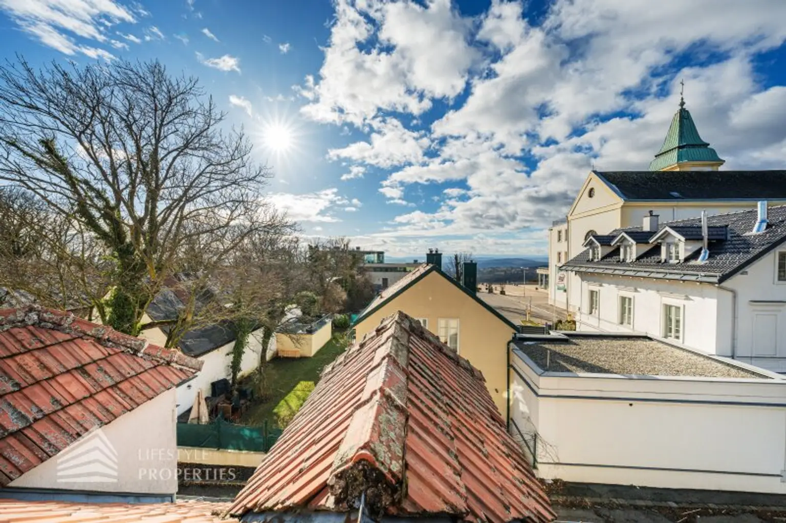 Exklusives Baugrundstück in einzigartiger Lage mit Einreichplanung!