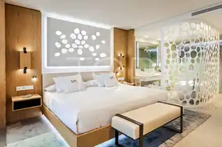 RHCB Juniorsuite front sea view & Juniorsuite panoramic sea view (3)