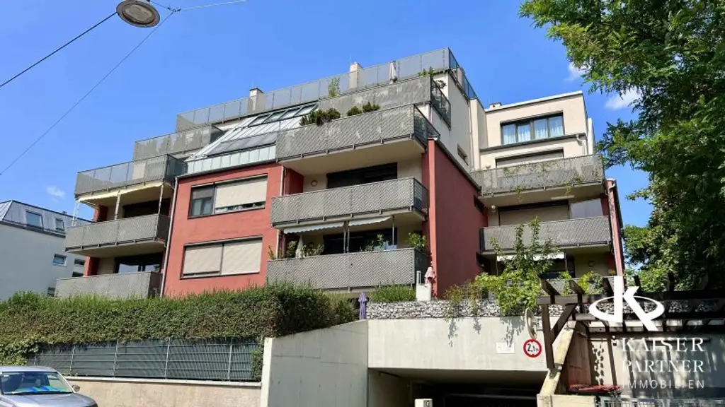 Moderne, lichtdurchflutete 5-Zimmer-Wohnung mit großem Balkon in Toplage!