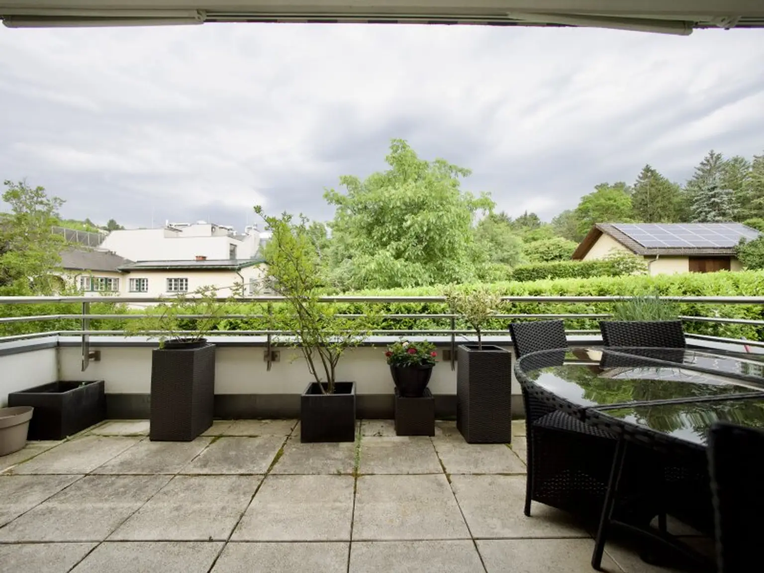 Neustift am Walde - Großzügige Vier-Zimmer Terrassenwohnung inklusive zweier Tiefgaragenplätze