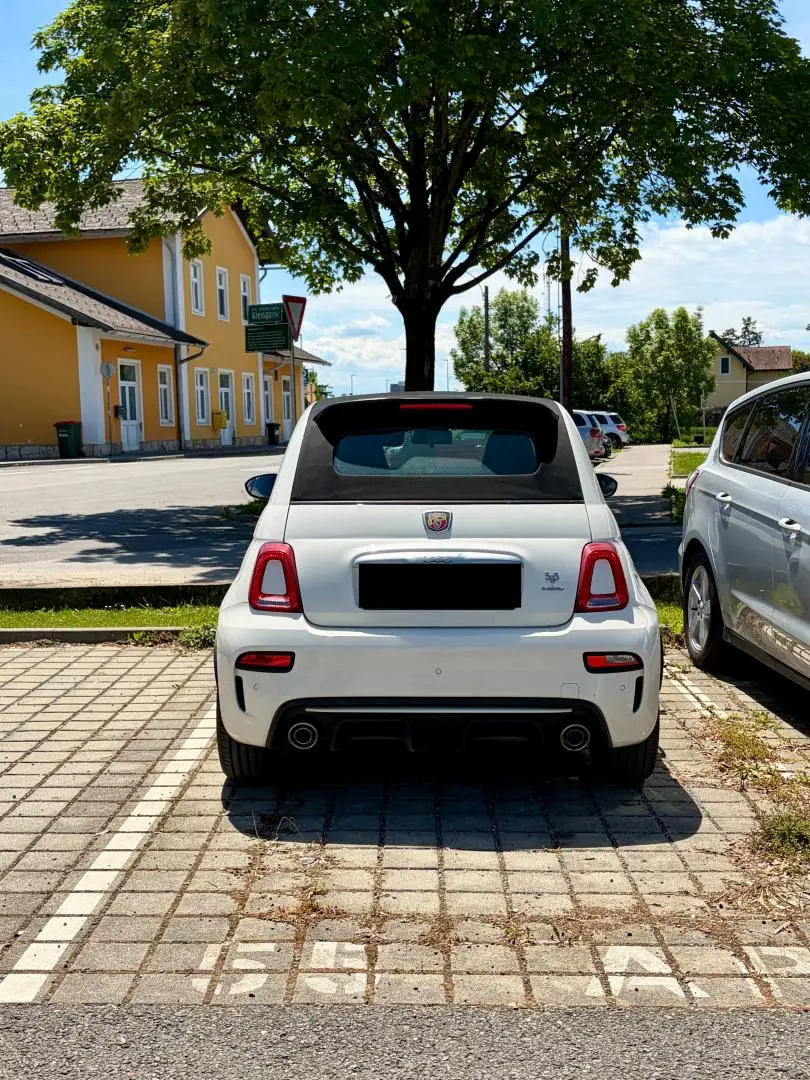 KFZ Parkplatz