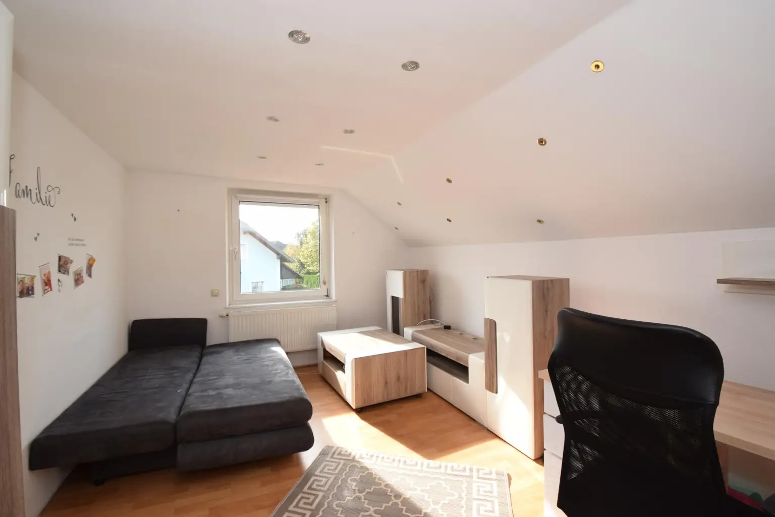 Geräumiges Haus mit Garten und Pool