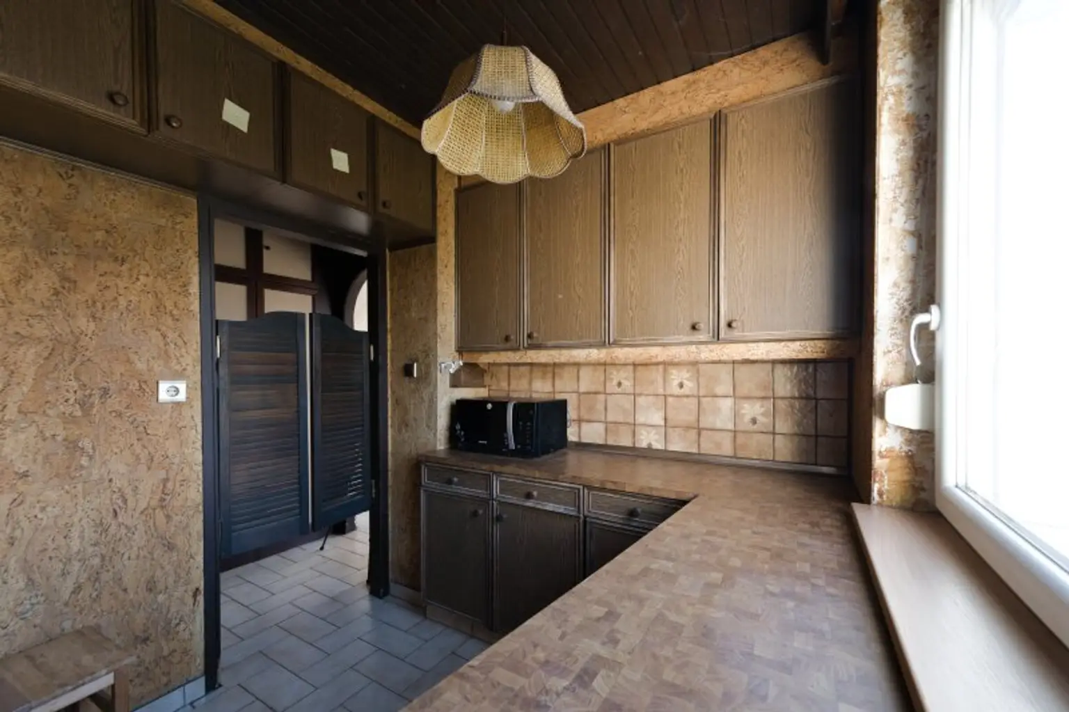 Sonnige 2-Zimmer-Wohnung mit Loggia & Stadtblick – ideal als Starterwohnung mit Renovierungspotenzial!