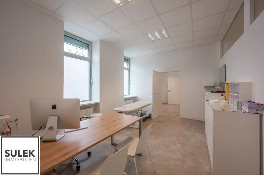 Ihr neuer Unternehmenssitz: Modernes Büro/ Praxisgebäude in Mödling mit Top-Anbindung