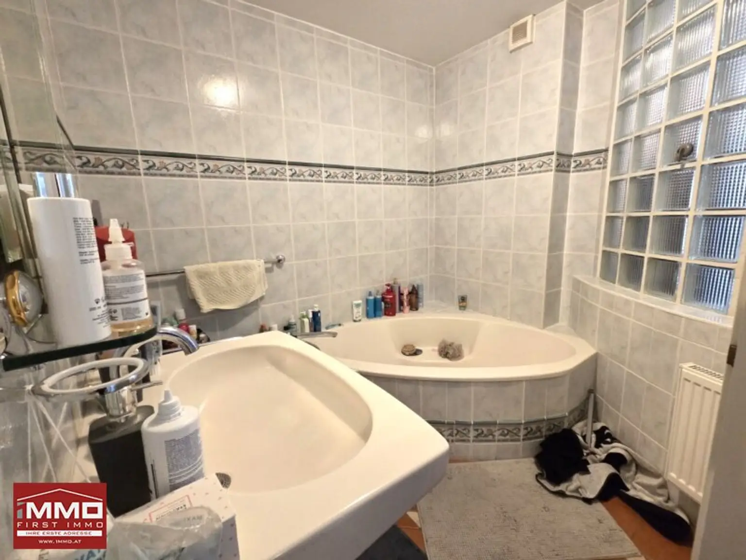 RUHELAGE IM ORTSKERN VON NEULENGBACH MIT TERRASSE