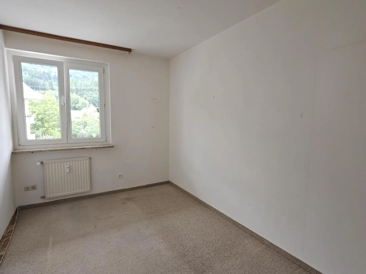 Gut geschnittene Wohnung in wunderschöner Lage am Sonnenplateau