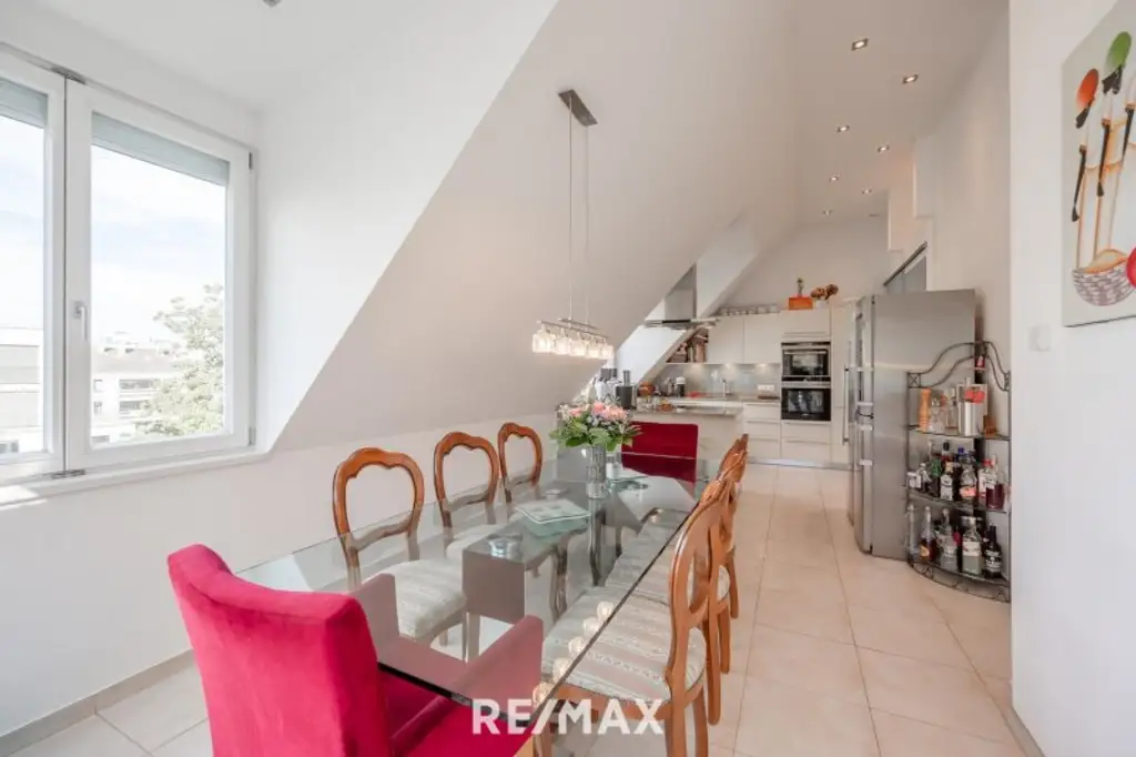 Seltene Gelegenheit in Döbling! Zentrales Luxus-Penthouse mit vier Dachterrassen und Pool