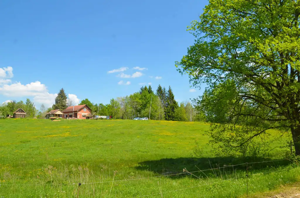 Zentral-Kroatien: Idyllischer Reiterhof im Öko-Dorf Blatusa in Aussichtslage