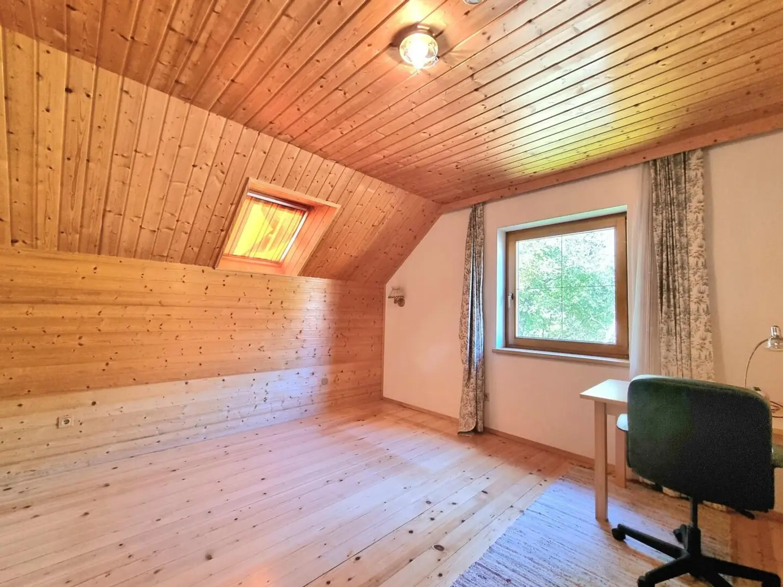 Schlafzimmer 3