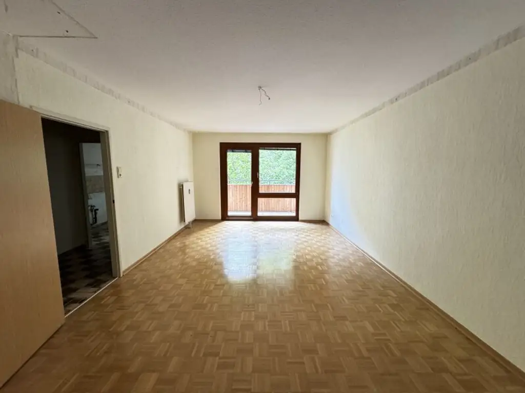 *Sanierungsbedürftiger Singel- oder Pärchenhit in Ruhelage mit Loggia bei U6 Dresdner Straße* Ab sofort verfügbar*