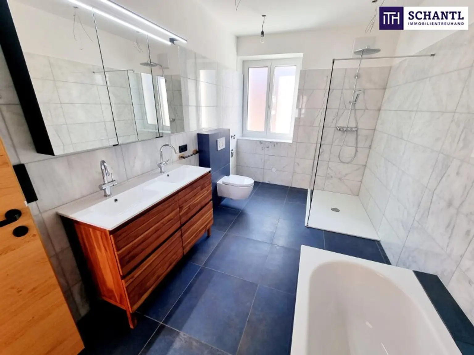 Fantastische 4-Zimmer Gartenwohnung! Mehr Natur. Mehr Ruhe. Mehr Grün. WOW! Riesiger Garten + Herrliche Terrasse + Lichtdurchfluteter Wintergarten + Stellplatz! Jetzt zugreifen!