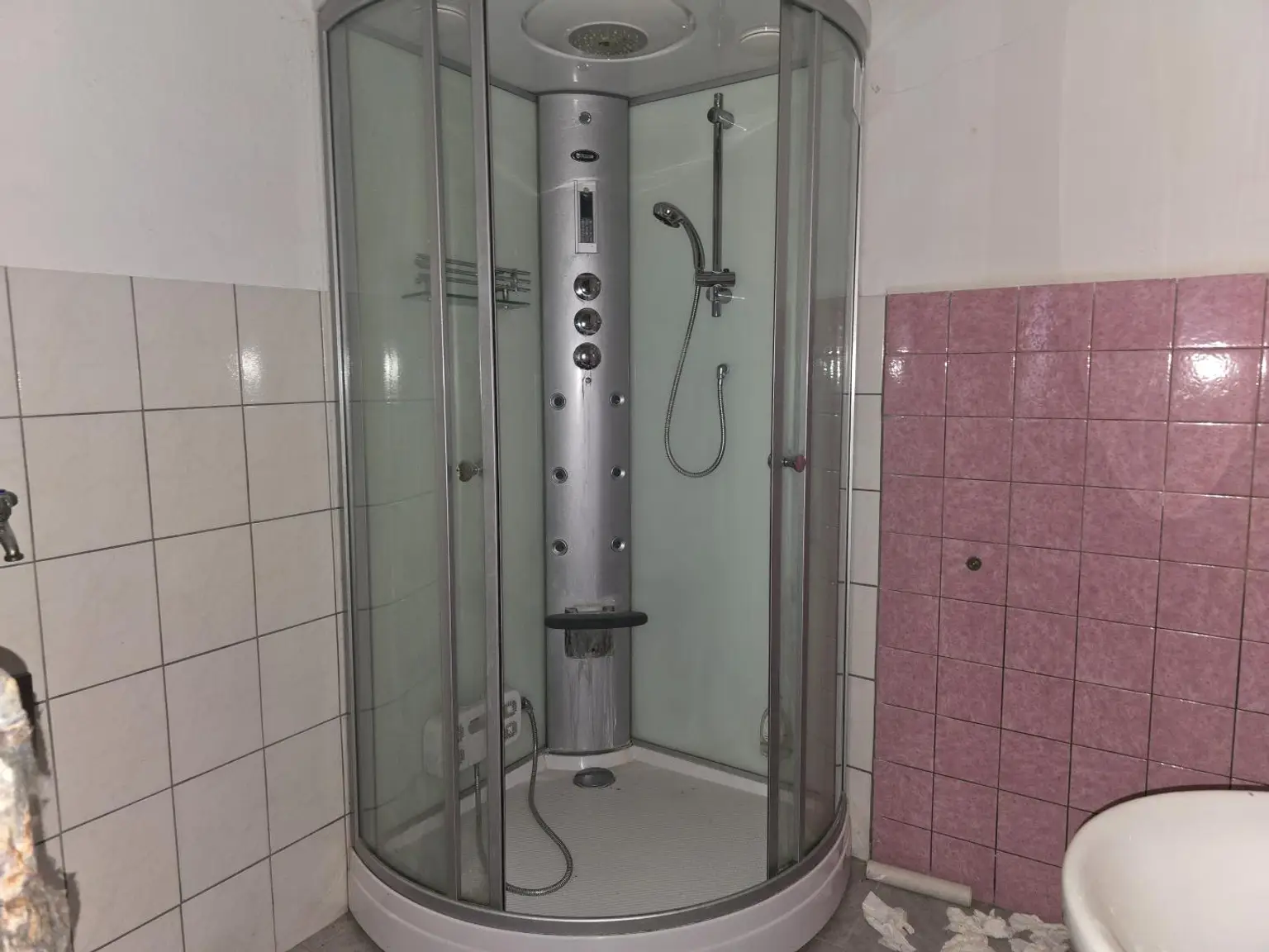 Dreikanthof mit vier Grundstücken in einer Sackgasse (ruhige Lage)