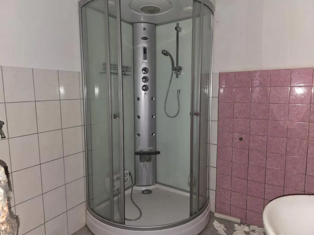 Dreikanthof mit vier Grundstücken in einer Sackgasse (ruhige Lage)