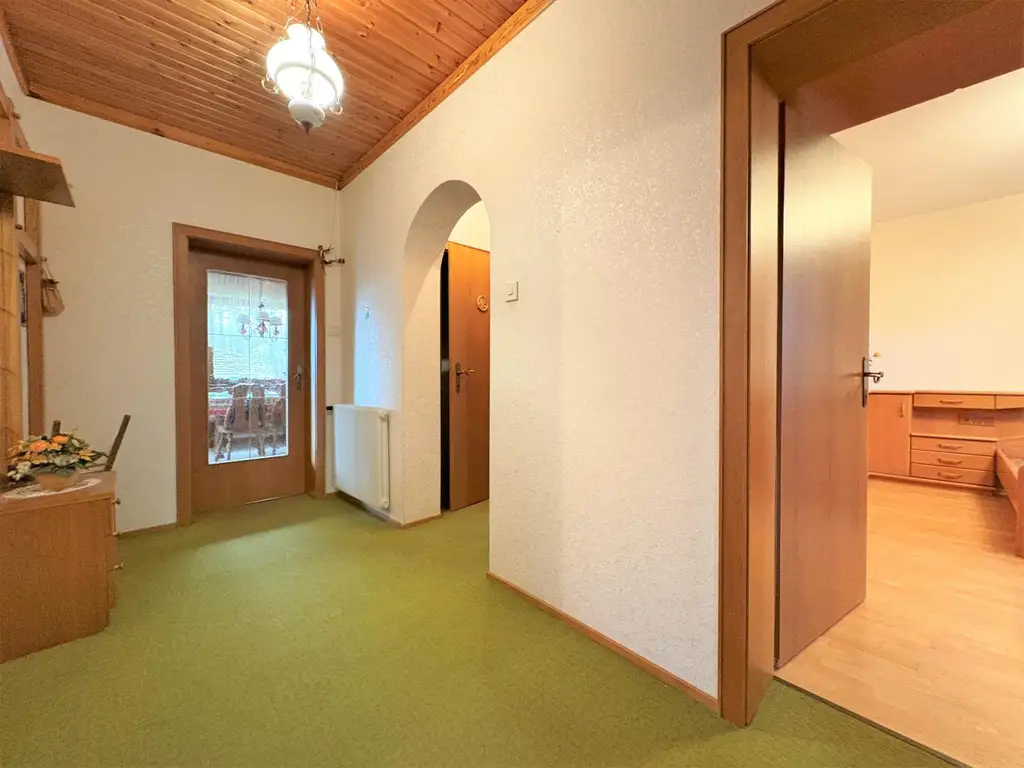 Wohnhaus in ruhiger Siedlungslage