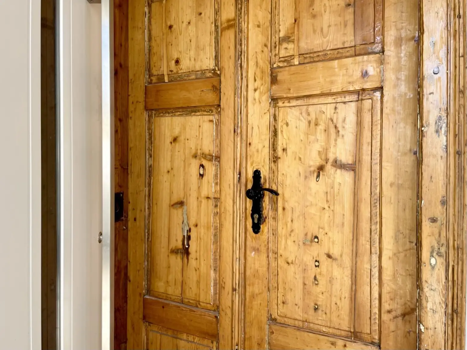 Modern sanierte Dachgeschosswohnung mit hochwertiger Klimaanlage