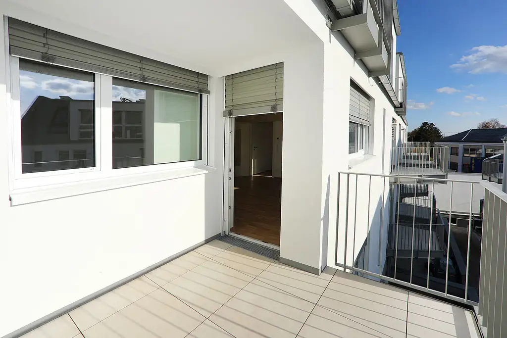 ab März: Helle-3-Zimmer-Oase mit Loggia und zwei Balkonen - OBERLAA NÄHE U1 NEULAA