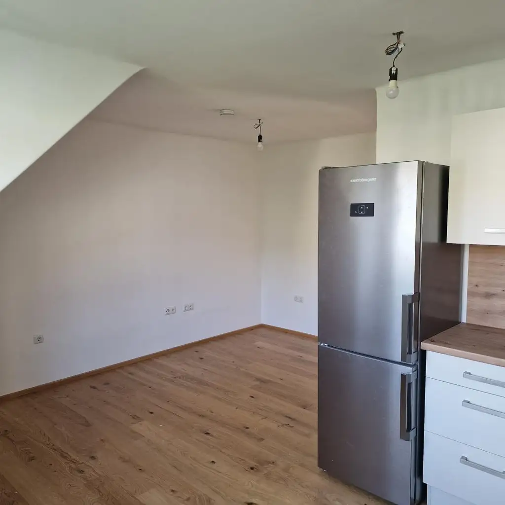 Sanierte 2,5-Zimmer-Wohnung mit neuwertiger Küche!