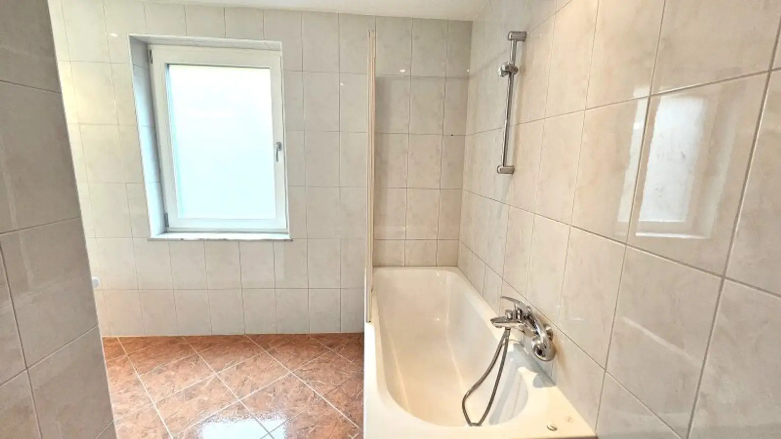 Bad - Wohnung - Seeboden - miete