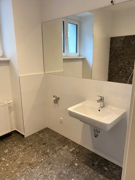 "STADTQUARTIER WEST - Wohnen und Arbeiten in einem kleinen Studio/Atelier"