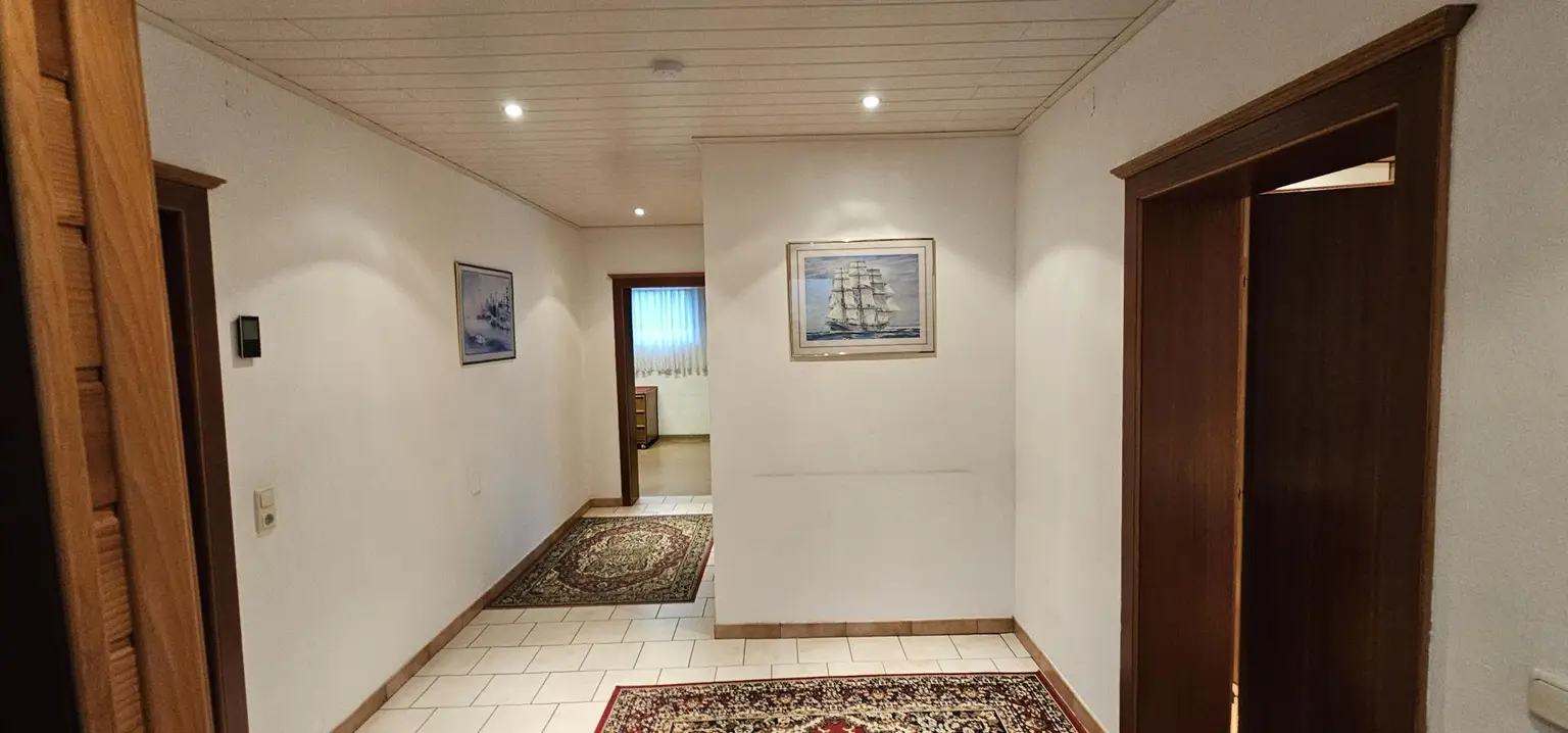 Charmantes Einfamilienhaus mit Garten, Balkon & Sauna