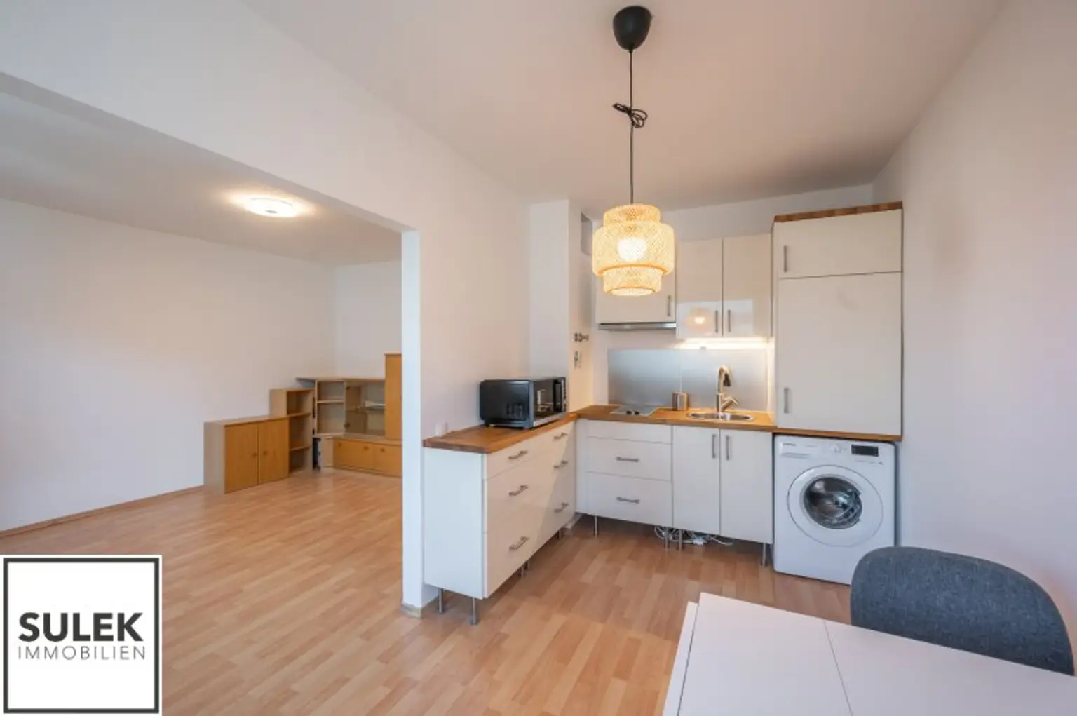 Single Hit Wohnung mit praktischem Grundriss direkt an der U1 - ab 1.11.25!