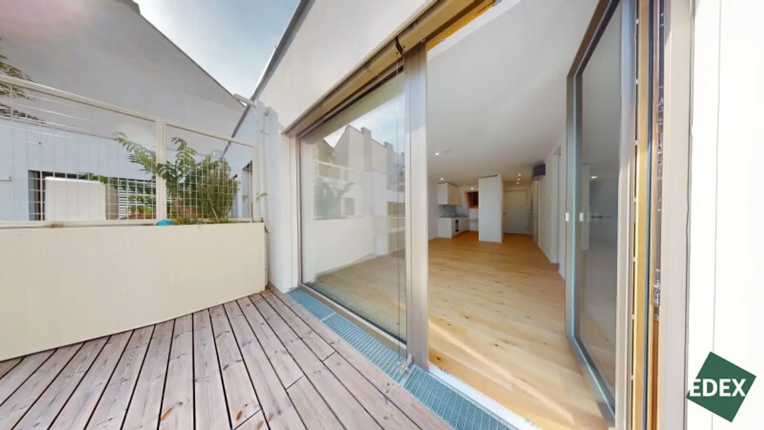 ERSTBEZUG | Lichtdurchflutete 2-Zimmer Wohnung mit großzügigem Balkon und Klimaanlage