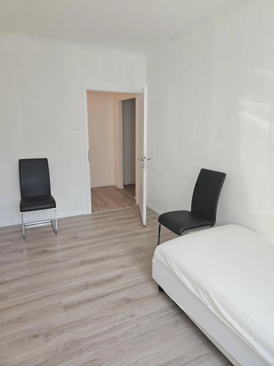 Zimmer Nr. 1 in einer reinen Mädchen - Wohngemeinschaft ist ab August 2025 verfügbar!